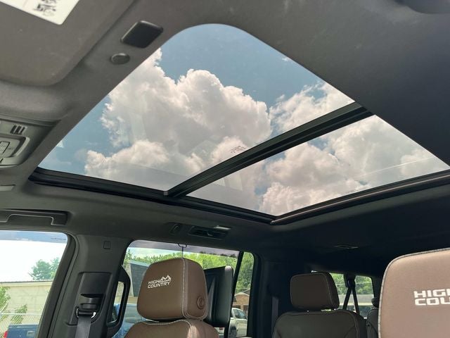 2023 Chevrolet Suburban High Country