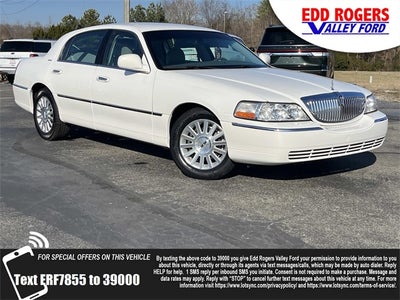 2004 Lincoln Town Car Signature