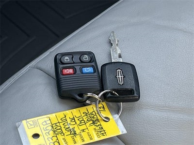 2004 Lincoln Town Car Signature