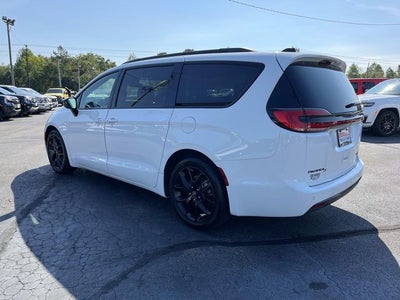 2025 Chrysler Pacifica Limited