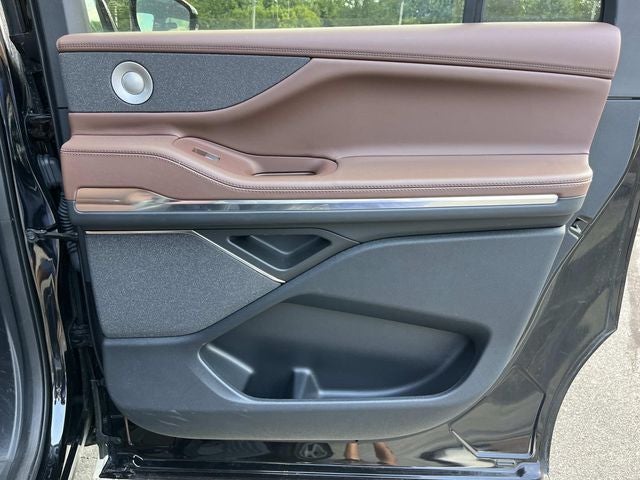 2025 Lincoln Navigator L Reserve