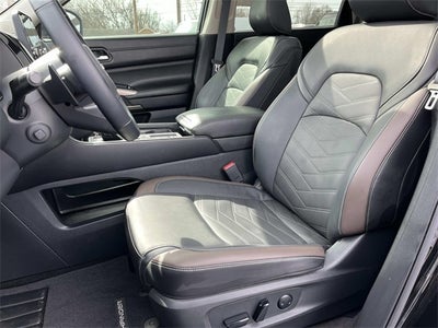 2025 Nissan Pathfinder Platinum