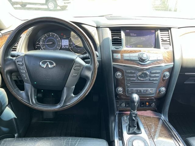 2012 INFINITI QX56 7-passenger