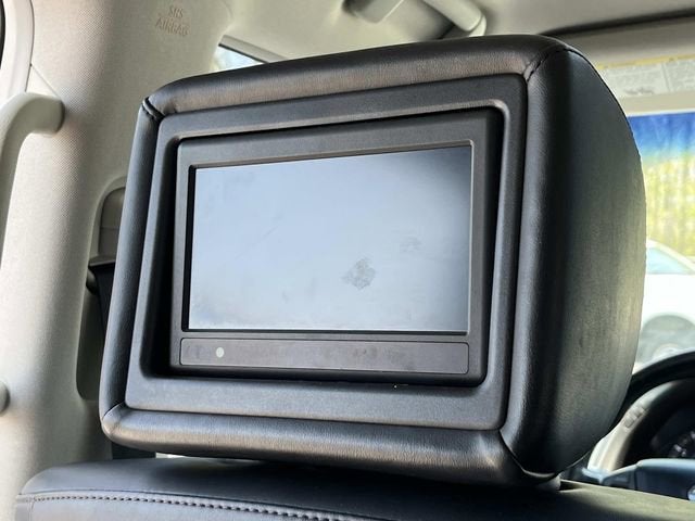 2012 INFINITI QX56 7-passenger