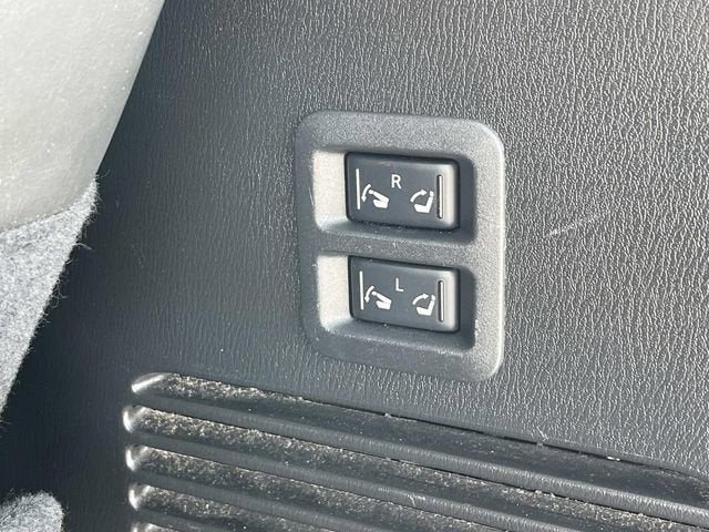 2012 INFINITI QX56 7-passenger