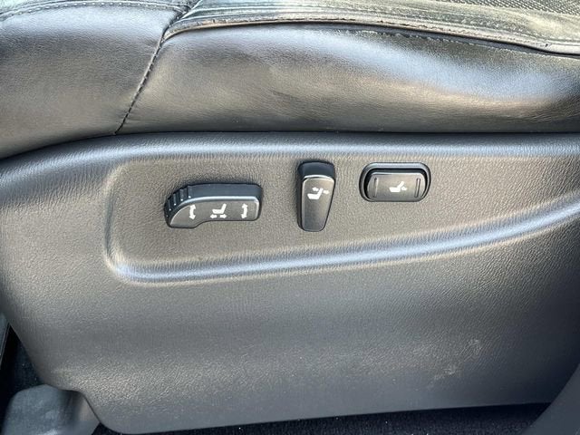 2012 INFINITI QX56 7-passenger