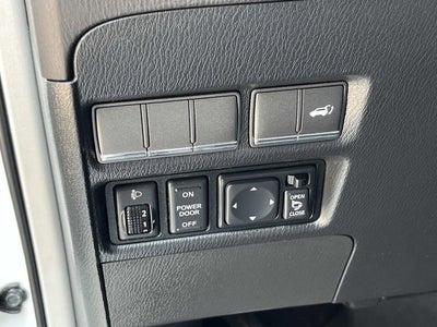 2012 INFINITI QX56 7-passenger